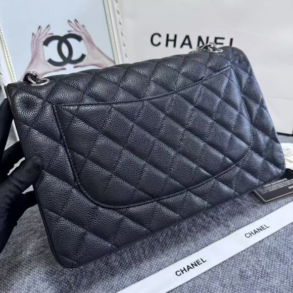 ✨✨CHANEL Classic Flap CF Crossbody Bag🎁🎁 - Picture 2 of 5